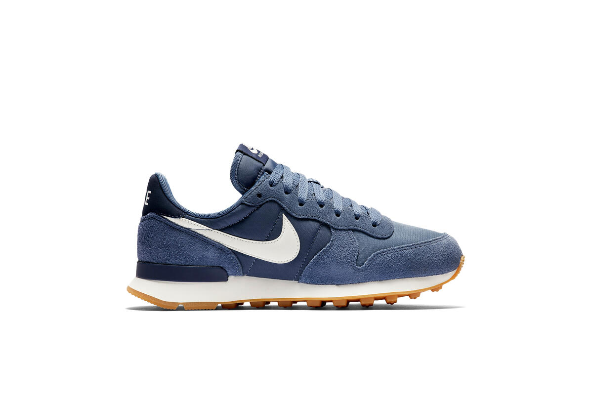 Nike internationalist sale diffused blue